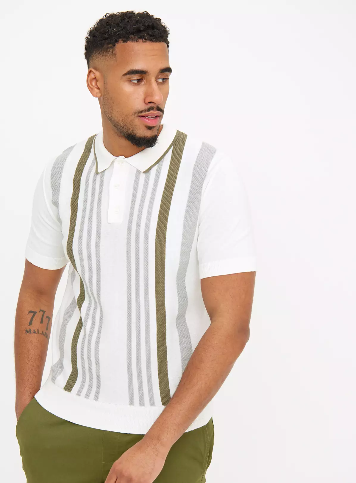 White Vertical Stripe Knitted Polo Shirt XL 2 White Vertical Stripe Knitted Polo Shirt XL - Image 2